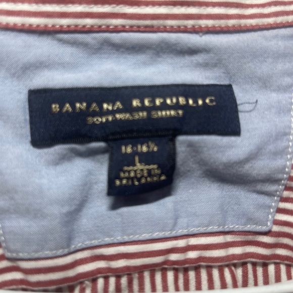 Two Banana Republic Button Up Shirts - Picture 6 of 10